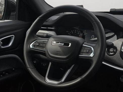 Used 2024 Jeep Compass Latitude w/ Sun and Sound Group image 18