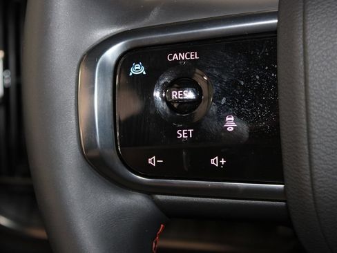 Used 2025 Nissan Armada PRO-4X AWD/4WD image 36