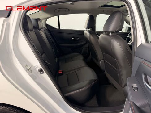 Used 2025 Nissan Sentra SR w/ SR Premium Package FWD image 29