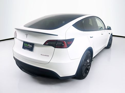 Used 2023 Tesla Model Y Performance AWD/4WD image 9