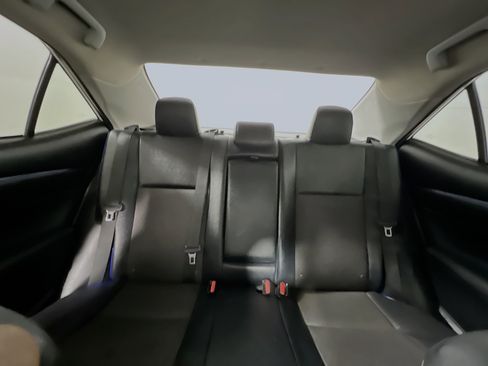 Used 2017 Toyota Corolla SE image 32