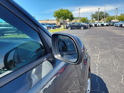 Used 2024 Kia Soul LX FWD image 9