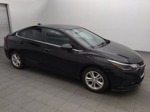 Used 2017 Chevrolet Cruze LT w/ Convenience Package FWD image 11