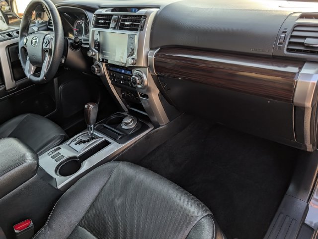 Used 2022 Toyota 4Runner Limited AWD/4WD image 35