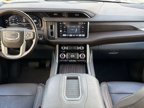 Used 2022 GMC Yukon XL Denali w/ Denali Premium Package RWD image 27