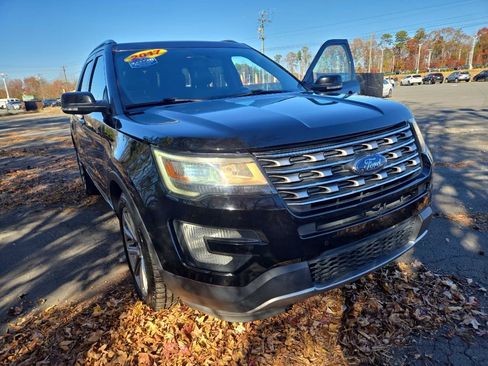 Used 2017 Ford Explorer Limited image 37