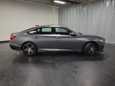 Used 2021 Honda Accord Touring image 9