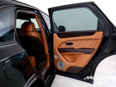 Used 2021 Bentley Bentayga w/ First Edition Specification AWD/4WD image 24