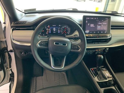 Used 2023 Jeep Compass Limited AWD/4WD image 4