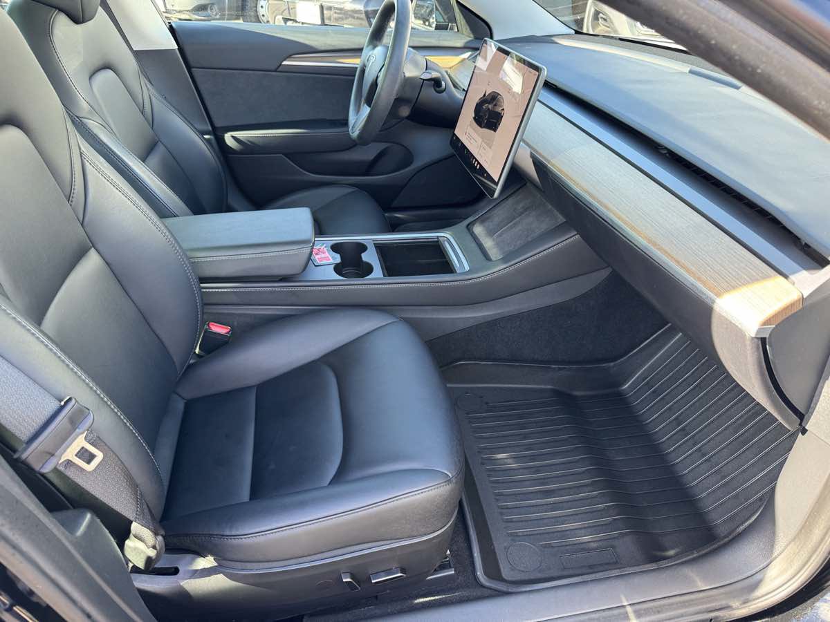 Used 2023 Tesla Model 3 Standard Range RWD image 15