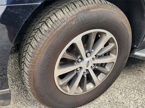 Used 2021 Ford Expedition XLT image 10