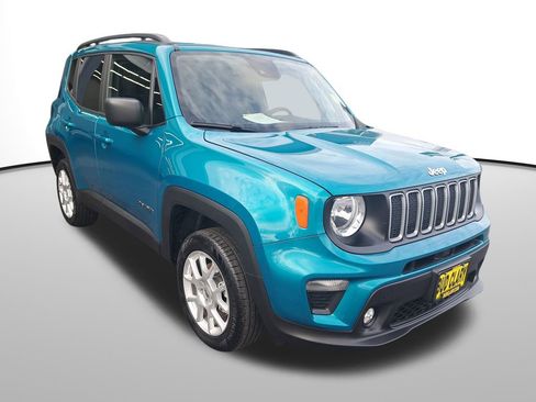 Used 2022 Jeep Renegade Latitude image 3