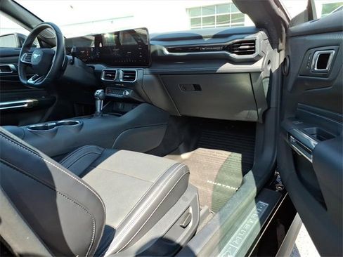 Used 2024 Ford Mustang GT Premium image 19