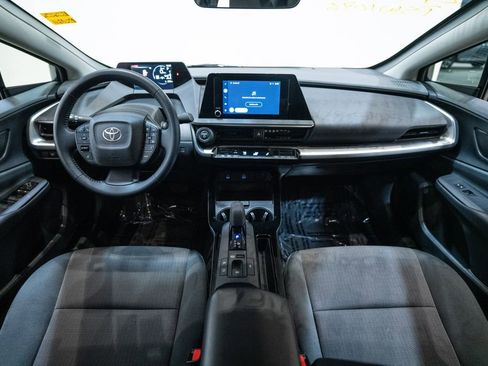 Used 2025 Toyota Prius LE image 14