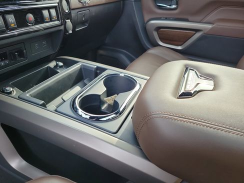 Certified 2024 Nissan Titan Platinum Reserve w/ Moonroof Package image 29