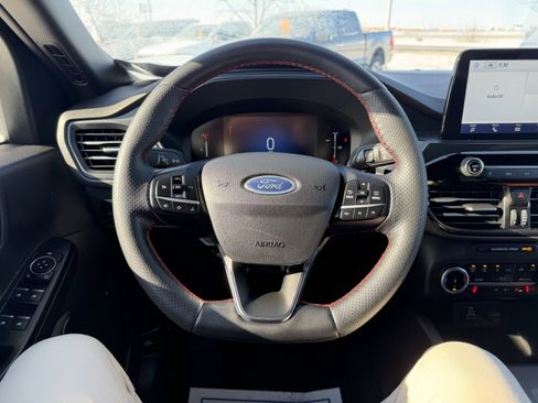 Certified 2025 Ford Escape ST-Line Select image 9