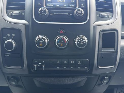 Used 2016 RAM 2500 Tradesman w/ Chrome Appearance Group AWD/4WD image 18