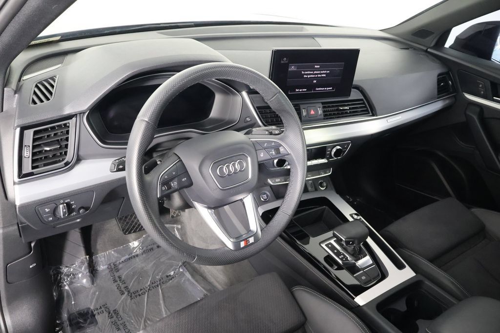 Used 2024 Audi Q5 e Premium Plus AWD/4WD image 7