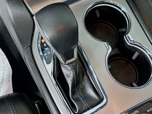 Used 2022 Jeep Grand Cherokee Laredo X image 17