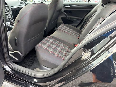 Used 2017 Volkswagen Golf 4-Door FWD image 20