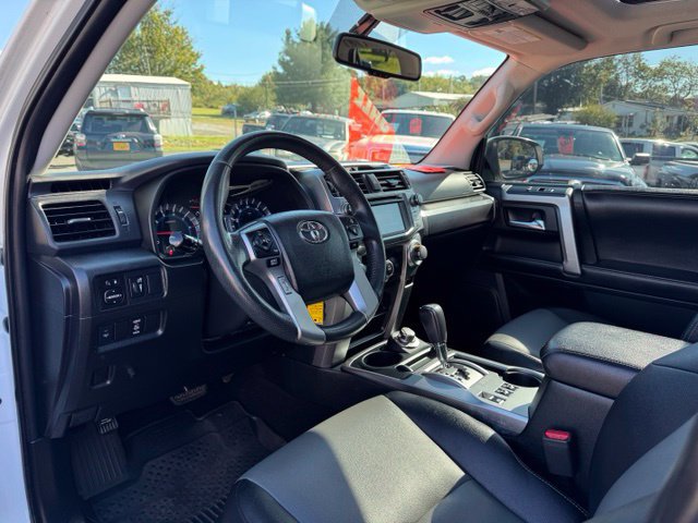 Used 2016 Toyota 4Runner SR5 Premium w/ Preferred Accessory Package AWD/4WD image 9