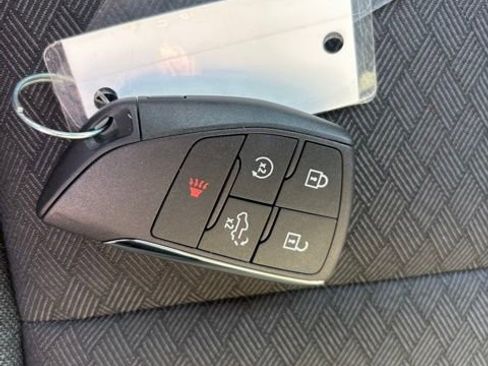 New 2026 Chevrolet Equinox LT w/ Convenience Package II FWD image 16