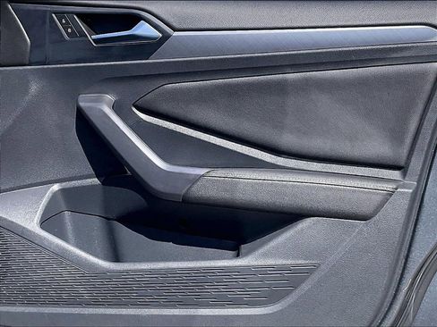 Used 2024 Volkswagen Jetta SE image 11