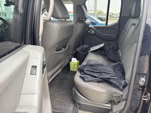 Used 2014 Nissan Frontier SL AWD/4WD image 12