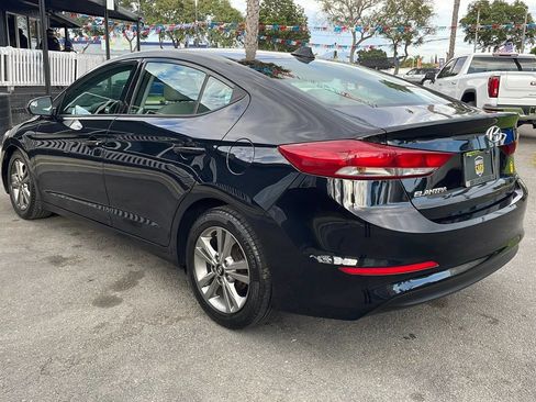Used 2017 Hyundai Elantra SE FWD image 6