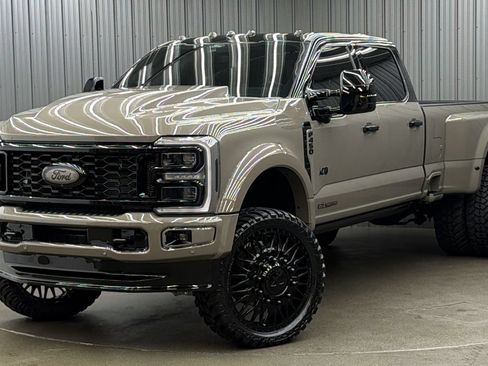 Used 2026 Ford F450 Platinum w/ Platinum Plus Package AWD/4WD image 1