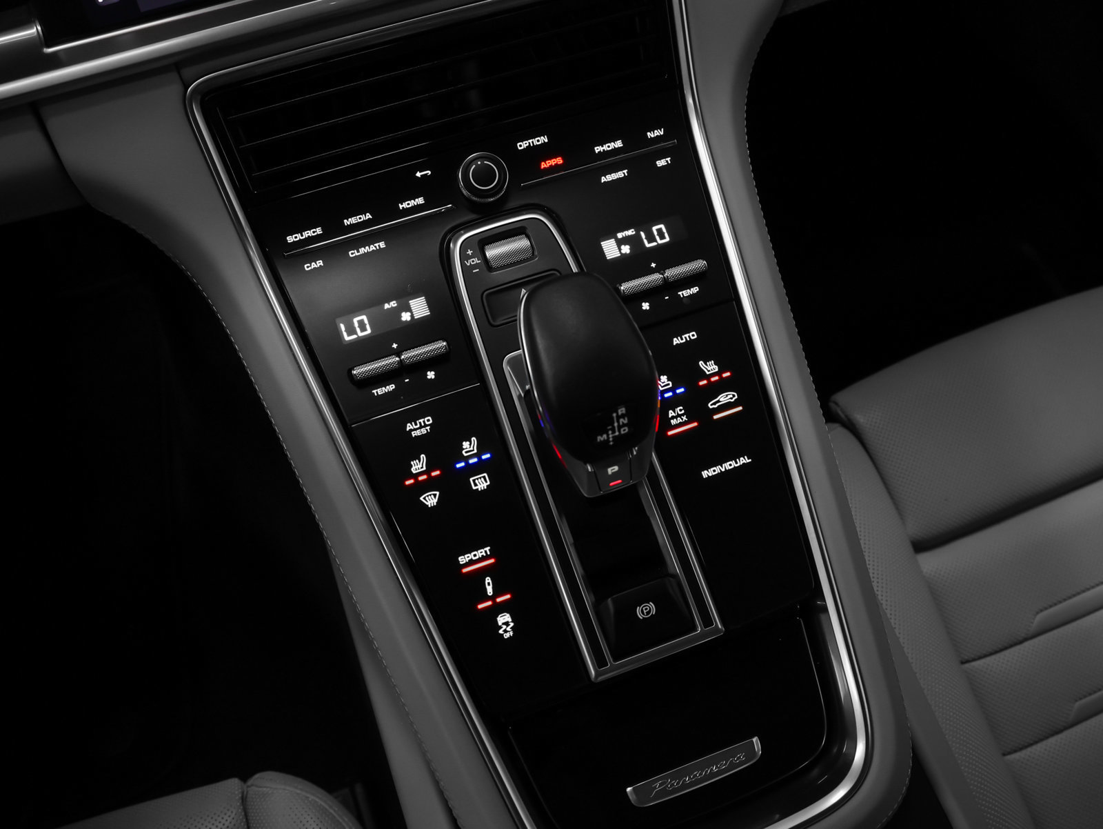 Certified 2023 Porsche Panamera Platinum Edition RWD image 31