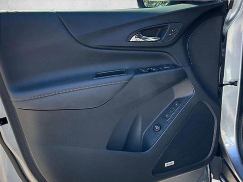 Used 2024 Chevrolet Equinox Premier FWD image 17