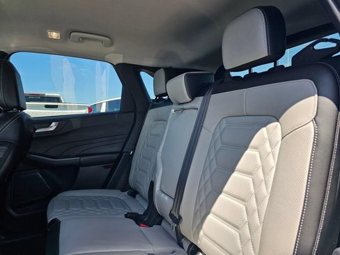 Used 2024 Ford Escape Platinum w/ Premium Technology Package AWD/4WD image 18