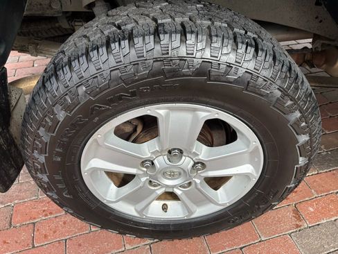 Used 2015 Toyota Tundra SR5 w/ SR5 Upgrade Package image 14