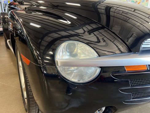 Used 2003 Chevrolet SSR w/ Preferred Equipment Group image 62
