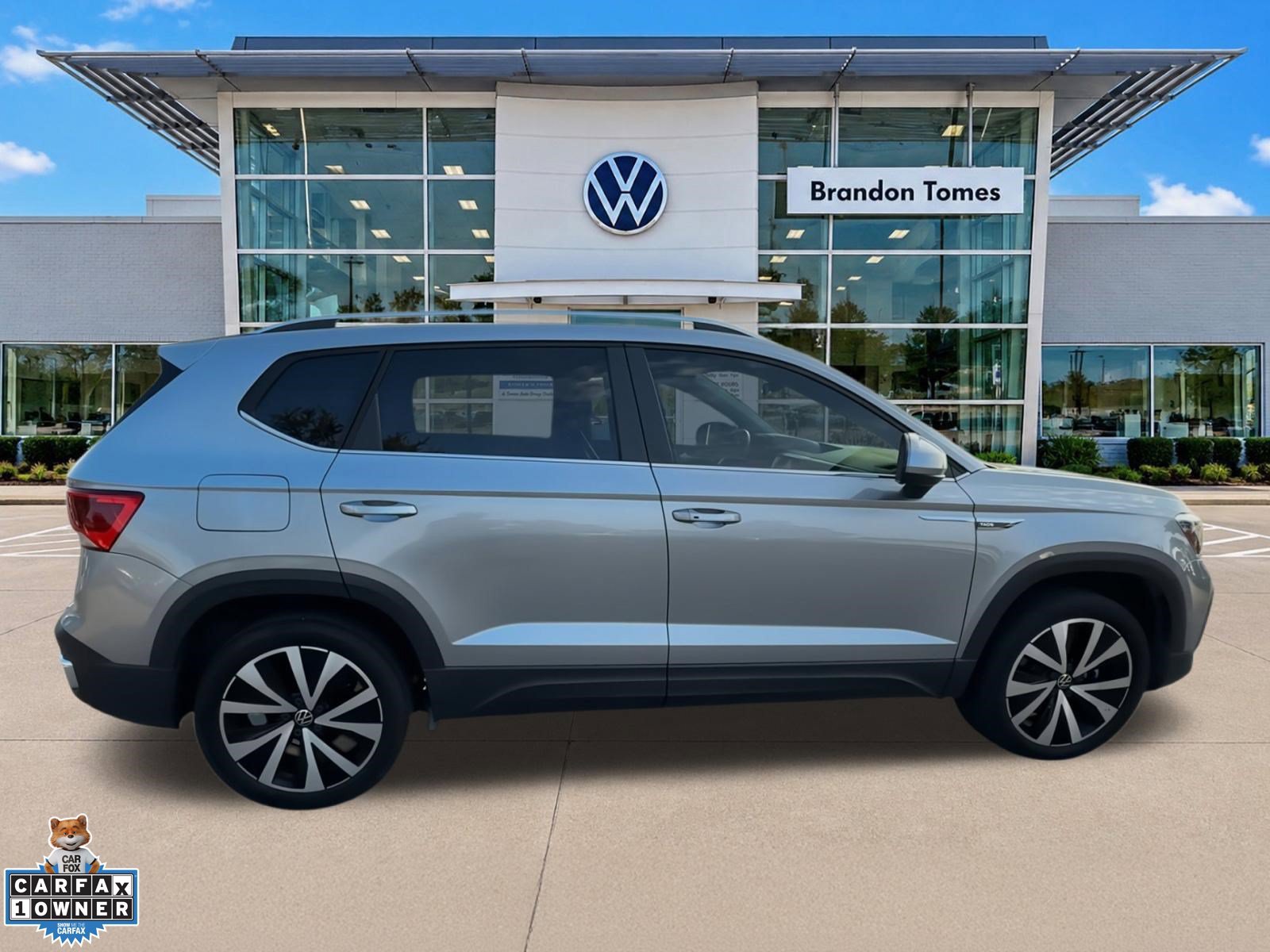 Used 2023 Volkswagen Taos SE FWD image 9