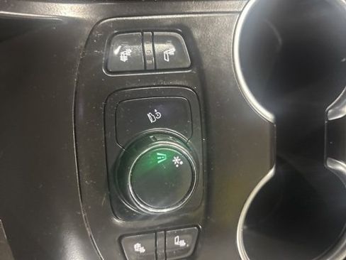 Used 2019 GMC Terrain SLE w/ Driver Convenience Package image 24