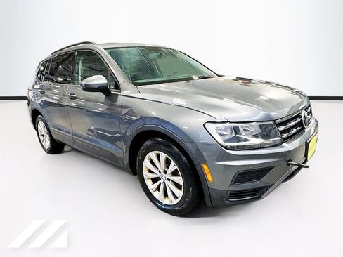 Used 2018 Volkswagen Tiguan S w/ 3rd Row Seat Package AWD/4WD image 3