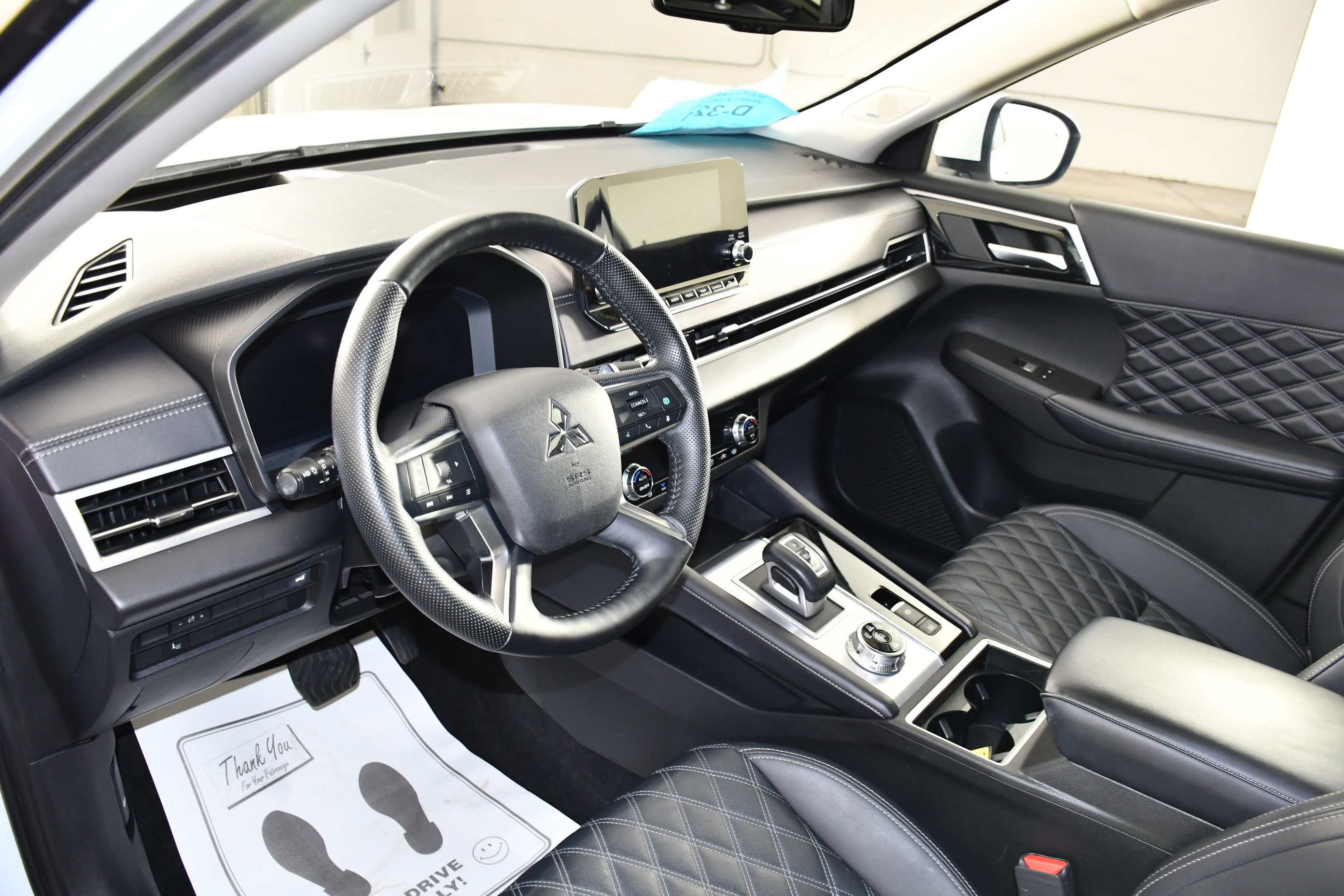 Used 2024 Mitsubishi Outlander SEL AWD/4WD image 2