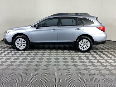 Used 2017 Subaru Outback 2.5i AWD/4WD image 8