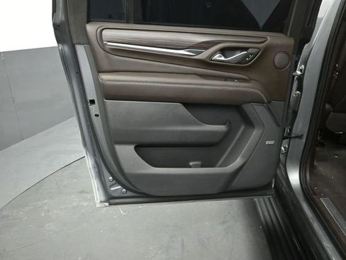 Used 2022 GMC Yukon XL Denali w/ Denali Premium Package image 25