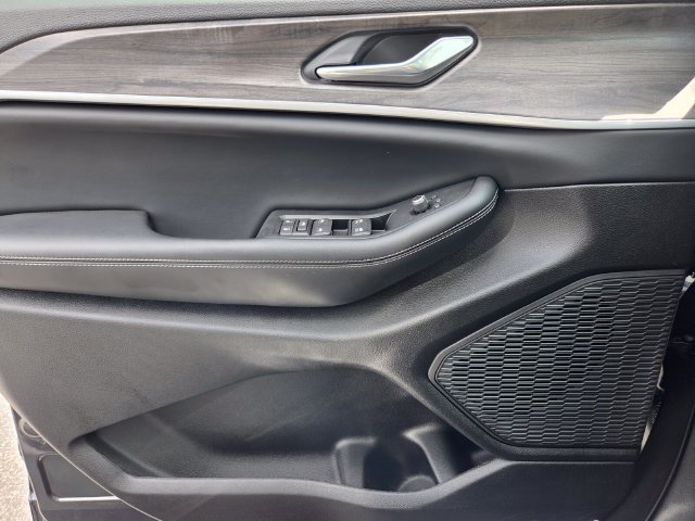 New 2026 Jeep Grand Cherokee Altitude RWD image 20