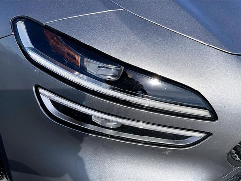 Used 2023 Genesis G70 2.0T w/ Sport Prestige Package image 27