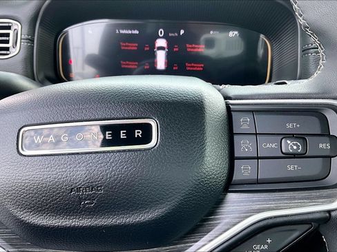 Used 2024 Jeep Wagoneer Series III w/ Flexible Seating Group AWD/4WD image 26