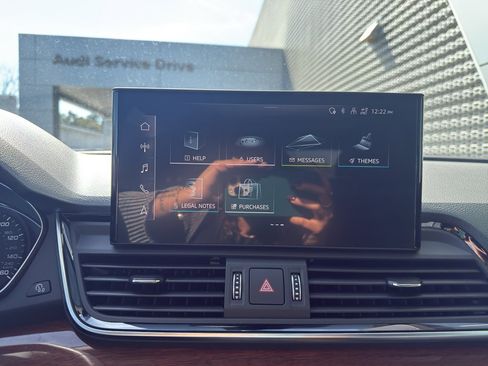 Used 2023 Audi Q5 2.0T Premium w/ Convenience Package image 21