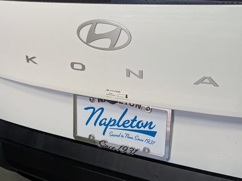 Certified 2025 Hyundai Kona SEL FWD image 8
