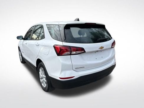 Used 2023 Chevrolet Equinox LS FWD image 3