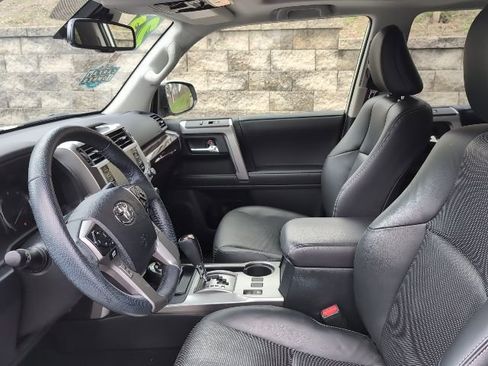 Used 2023 Toyota 4Runner Limited image 13