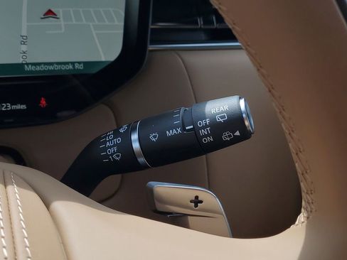 New 2026 Land Rover Range Rover Long Wheelbase SE image 15