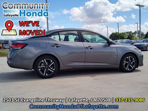 Used 2024 Nissan Sentra SV FWD image 11